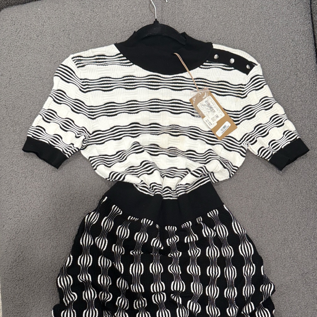 Boss Wave Pattern Short Sleeve Dress
